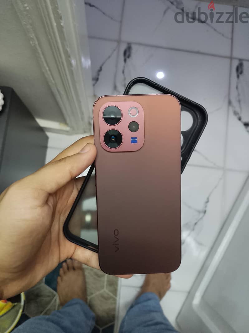 Vivo V70 5G 1
