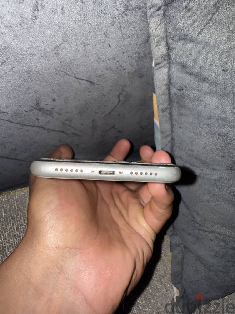 Apple - iPhone 11 2