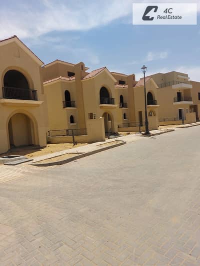 فيلا بمقدم وتكملة أقساط بفيو لاجون ولاندسكيب ريسيل بأقل من سعر السوق في سراي_Sarai التجمع الخامس بجوار مدينتي للبيع