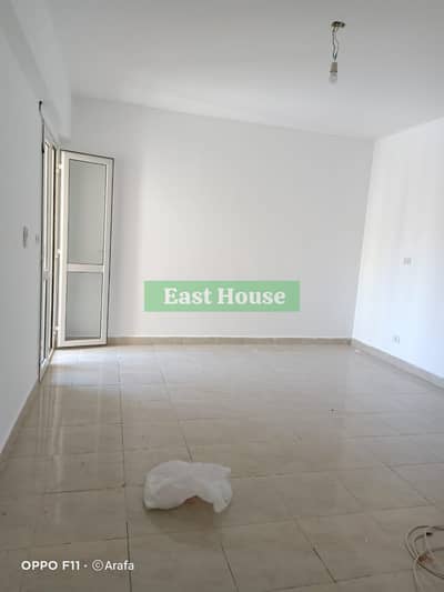 Apartment for rent in Al Rehab: a three-bedroom, three-bathroom apartment.