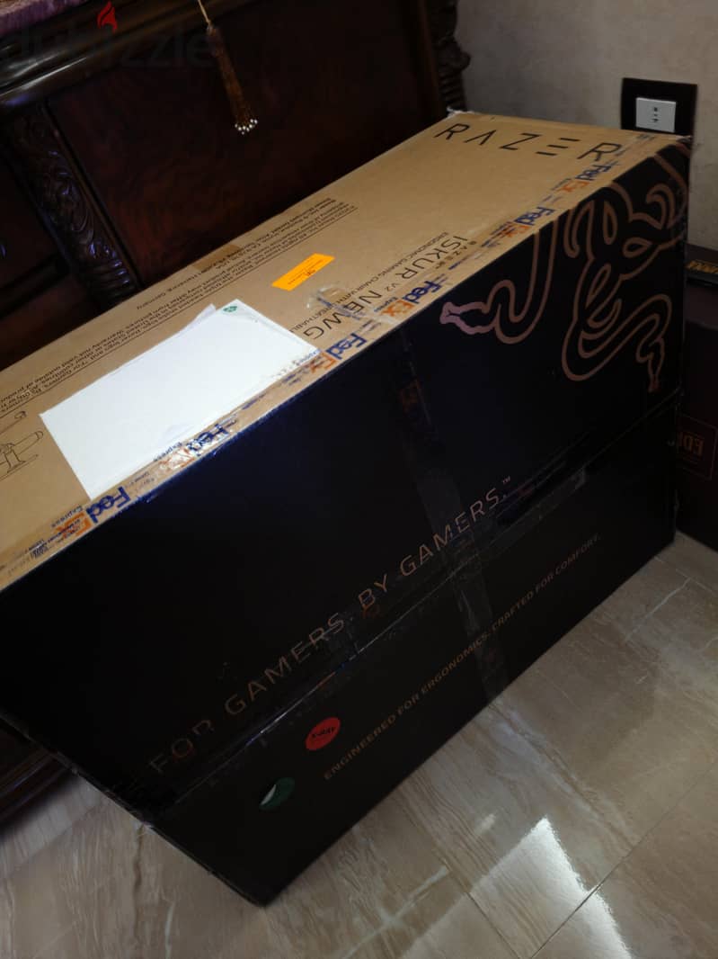 Razer Iskur V2 1