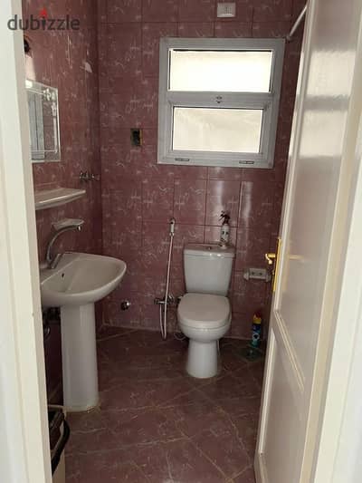 Apartment for rent in Madinaty 200 meters wide garden view 4 rooms and 3 bathrooms and 3-piece reception and large kitchen special floor required 30 thousand opportunity is rarely repeated in the latest phases of Madinaty B10