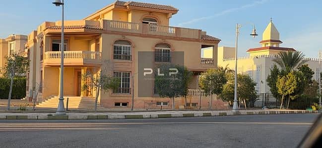 ready to move Standalone villa—move-in ready—at the lowest price in the La Rose compound, Fifth Settlement.