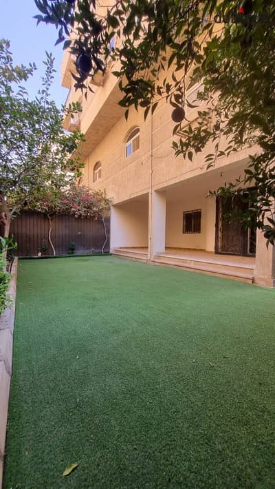 دوبلكس للإيجار - النرجس فيلات، التجمع الخامس   *Duplex for Rent - El Narges Villas, New Cairo* المساحة 320 م²   الدور أرضي + بيزمنت    سكني فقط   - 3 غرف نوم   - 3 حمامات   - ريسبشن   - مطبخ - حديقة خاصة   - مدخل خاص   *الإيجار الشهري*: *36,000 ج. م*