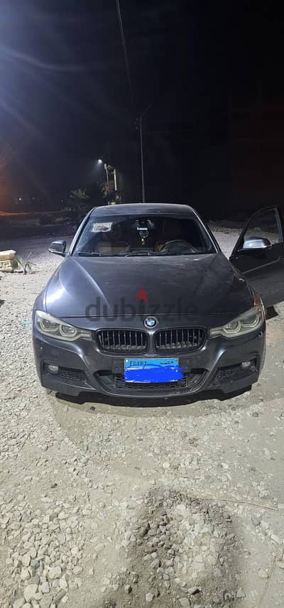 بي ام دبليو 320i 2018