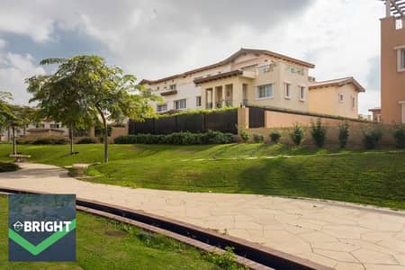 Unbelievable Offer on a Standalone Villa 490m - 4bedrooms - prime location - best price in hyde park new cairo