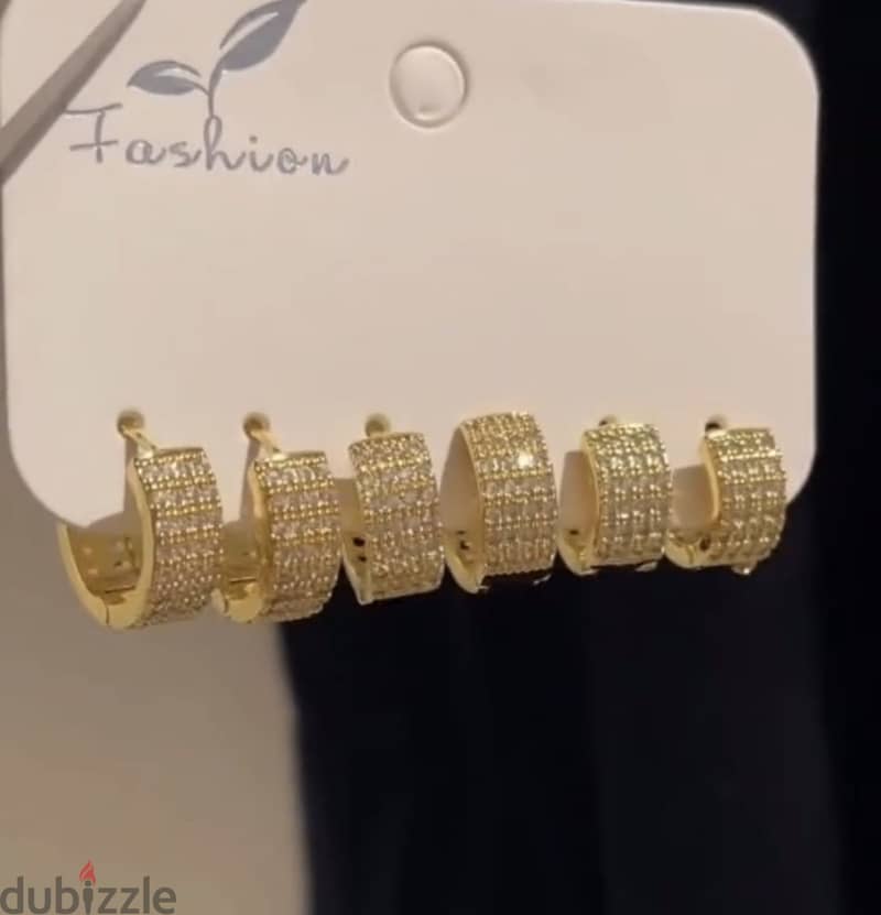 Gold earrings 1