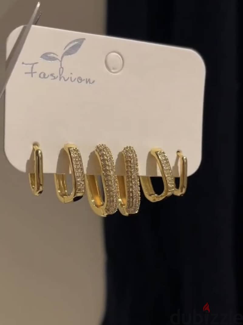 Gold earings 2
