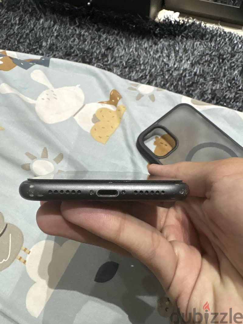 Apple - iPhone 11 4