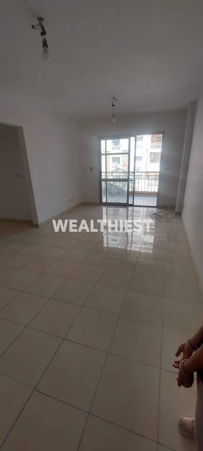 Grab a bargain cash apartment in Madinaty B11's prime location, just minutes away from the Craft Zone.