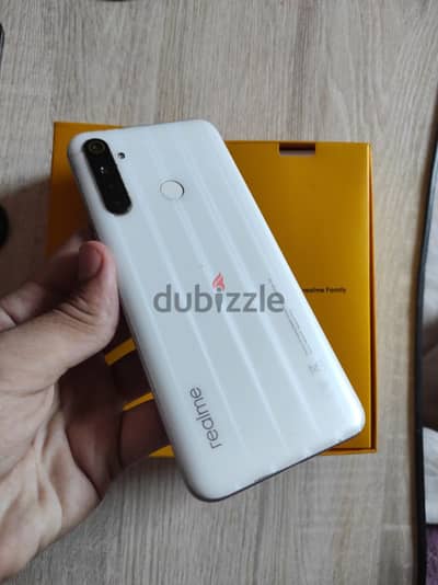 Realme 6i بحالة نضيفة جدا