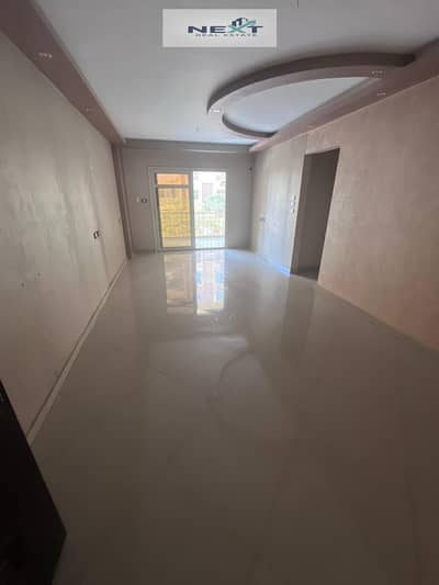 For rent in Madinaty, a new law apartment, 96 sq m in B11, with special finishing, unobstructed sea view, very close to services and Al-Husseini Marke
