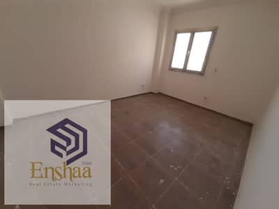 Apartment for sale in the residential compound, Egypt, Zahra Al-Asima, very distinguished location, first floor