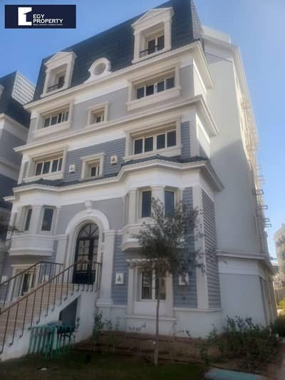 I villa for sale in mountain view Hyde park with very prime location under market price