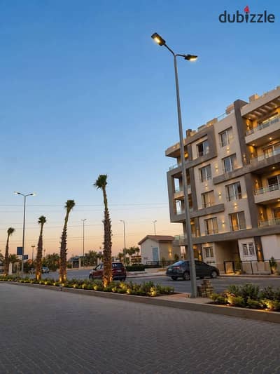 a distinctive apartment with super luxury finishing and a special view in the compound of Cairo University directly on Dahshur link