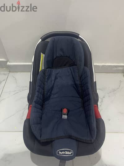 Infant Petit bèbè car seat and carrycot