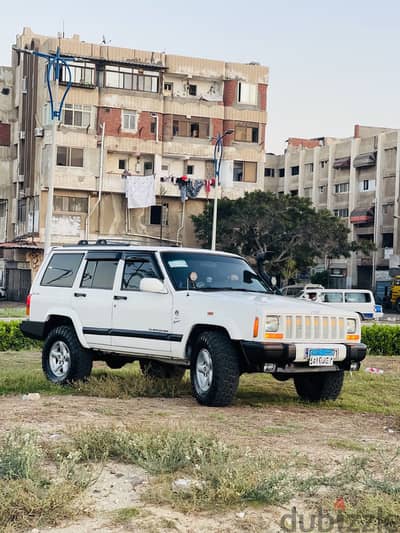 جيب شيروكى 2000
