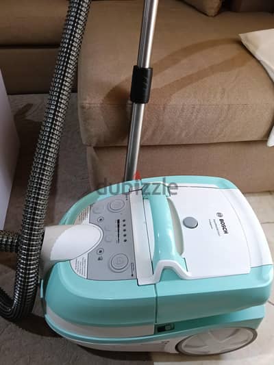 مكنسة غسيل وتنظيف بوش Bosch AquaWash & Clean Serie 4