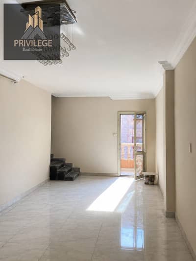Apartment for rent in Al-Ma'arij Al-Sufla 150m fourth floor 3 rooms and 2 bathrooms and kitchen in a prime location