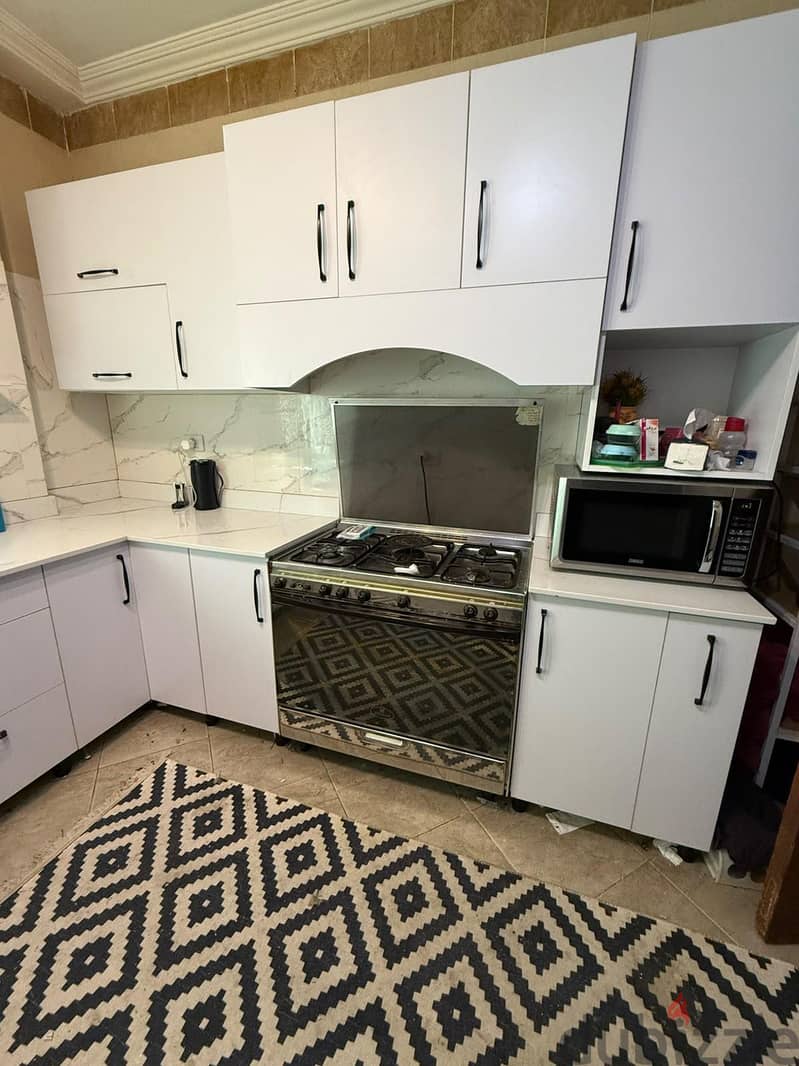 full kitchen 3