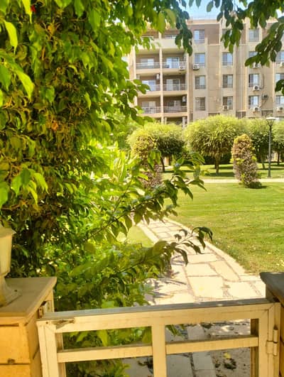 شقة للبيع ارضي بجاردن  في مدينتي b7 نموذج 96 متر بجاردن خاصة وفيو Wide Garden مميز جدًا 2 غرفة نوم  2 حمام  ريسيبشن  مطبخ تشطيبات خاصة بالكامل على أعلى مستوى  موقع مميز جدًا بجوار المسجد والخدمات مباشرة  إمكانية البيع بالفرش والأثاث حسب الاتفاق المطلوب 58