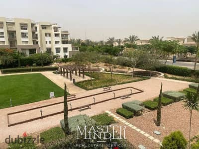 شقه للبيع بموقع متميز بحديقة خاصة و استلام فورى في اب تاون كايرو - Up Town Cairo من اعمار مصر