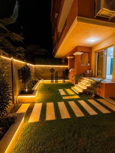 ارضي بجاردن برايم لوكيشن في الهضبة  بكمبوند الخمايل الشيخ زايد تشطيب الترا سوبر لوكس فيو مفتوح على الشارع استلام فوري بسعر مناسب