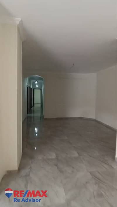 Unfurnished apartment for rent suitable for administrative use located on a main street facing Beverly Hills – District 16 – Sheikh Zayed