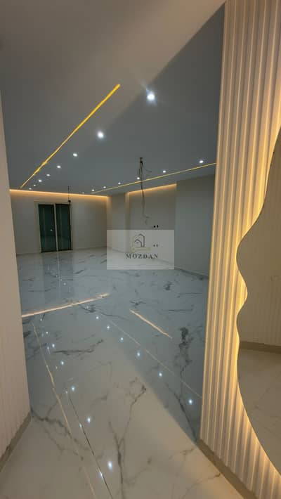 شقة لقطه للبيع فى الشطر العاشر موقع مميزة بجوار كارفور زهراء المعادي ‎ وشارع السعادة وشارع كارفور الرئيسي موقع حيوي ومميز