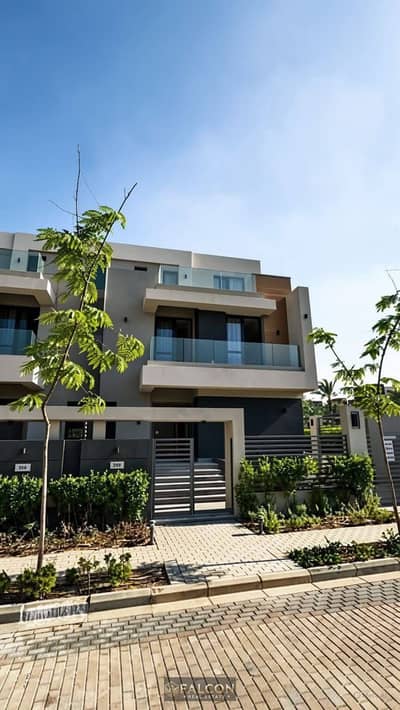 With 20% Discount Own a Fully Finished Quadro Villa & REady To Move in 2028 in Th Heart Of Golden Square Beside the AUC in El Patio Town Compound
