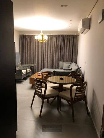 ستوديو مميز للإيجار المفروش دور متكرر تشطيب سوبر لوكس داخل كمبوند | Village West - الشيخ زايد