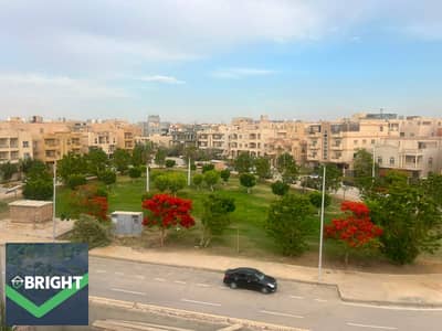 شقه للبيع متشطبه 220 متر وجاردن 30 متر النرجس ڤيلات التجمع الخامس