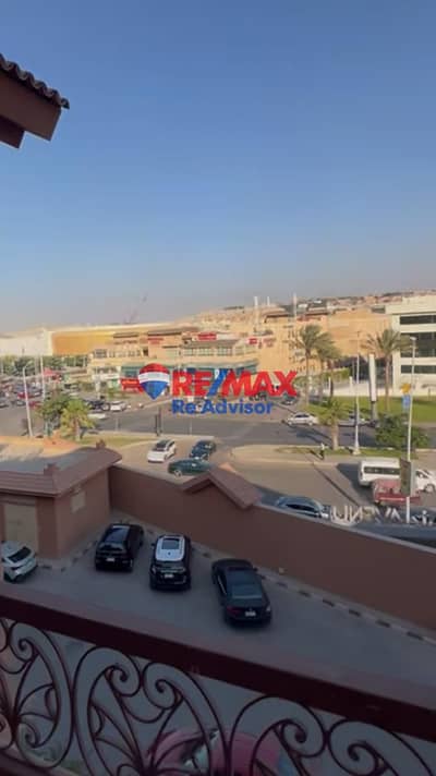 شقة بإطلالة مفتوحة ومميزة على أمريكانا بلازا للإيجار في جرين 3، الشيخ زايد