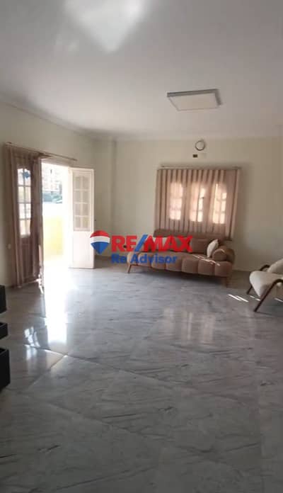 Unfurnished apartment for rent suitable for administrative use located on a main street facing Beverly Hills – District 16 – Sheikh Zayed