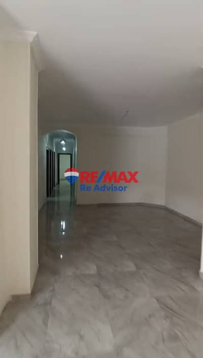 Unfurnished apartment for rent suitable for administrative use located on a main street facing Beverly Hills – District 16 – Sheikh Zayed