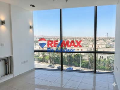 للأيجار مكتب/عياده بمول ريتزي Ritzy Plaza بموقع ممتاز بالشيخ زايد غرفتين كامل التشطيب