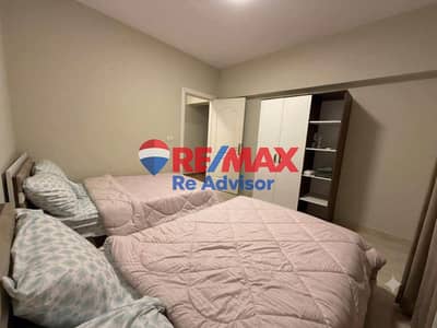 Furnished and air-conditioned apartment for rent in Beverly Hills Compound, Phase 1, Sheikh Zayed, at an attractive price of 35,000 EGP.  Prime locati