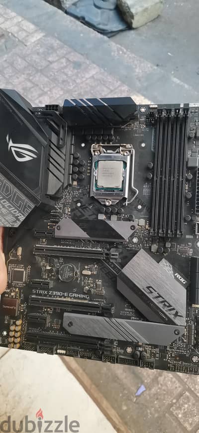 ROG STRIX Z390-F GAMING _ Core i7-8700 Processor