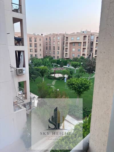 Prime apartment for sale in Al Rehab City, opposite Mall 1 and steps from the Old Market. 3rd floor with elevator, near all services. Great price!