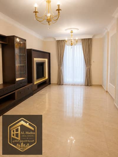 Owner very eager to sell!  Ground-floor apartment with garden opportunity in front of Rehab Club