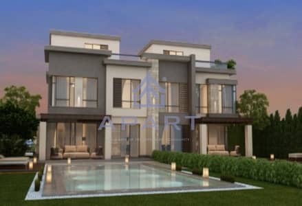 عرض مميز في El Patio Townside، مباشرة على محور جمال عبد الناصر وعلى بُعد 3 دقائق فقط من AUC.  فيلا بمساحة مبنية 225 متر، بتصميم عملي ومميز، وتتكون من: