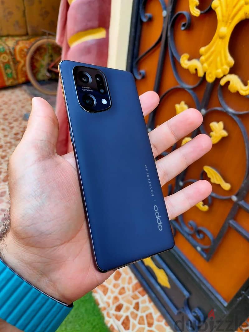 OPPO Find X5 1