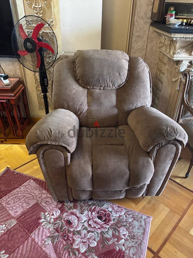 2 sofas and 2 chair ( recliners) 1