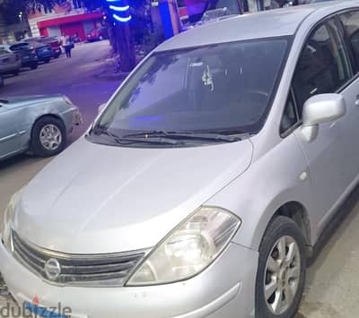 Nissan Tiida 2011