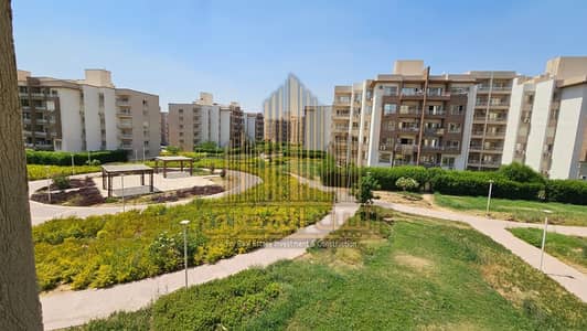 170-square-meter apartment for sale at Wessal Residence, overlooking the garden.