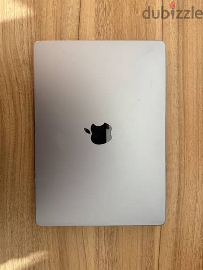 MacBook Pro 14 M1 Pro 16/512 – كالجديد، بطارية 89%، 251 دورة فقط