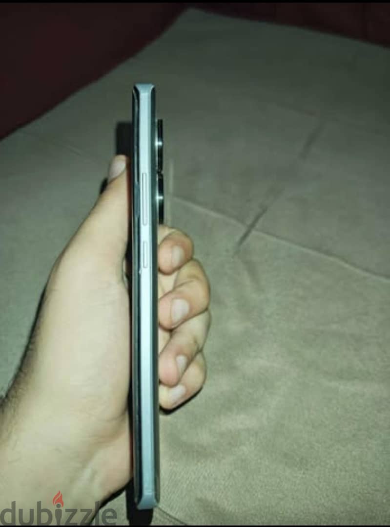 Realme GT 6 7