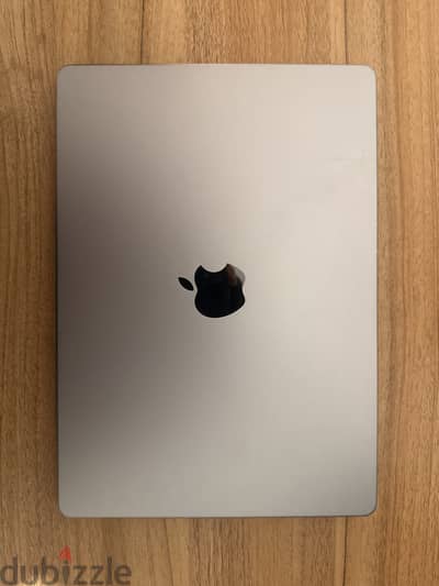 MacBook Pro 14 M1 Pro 16/512 – كالجديد، بطارية 100%، 69 دورة فقط