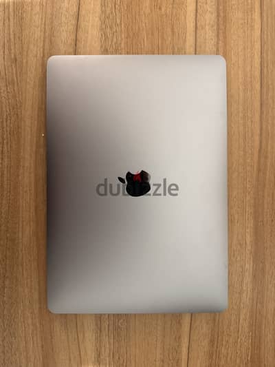 MacBook Air M1 13.3 8/256 Space Gray – كالجديد، بطارية 90%، 240 دورة