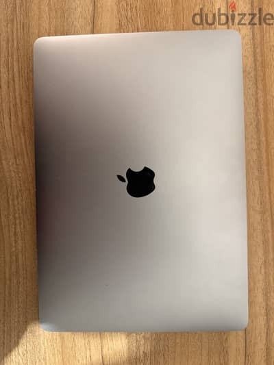 MacBook Air M1 13.3 8/256 Space Gray – كالجديد، بطارية 89%، 413 دورة
